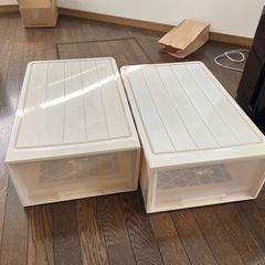   衣装ケース、収納ケース、2個 差し上げます