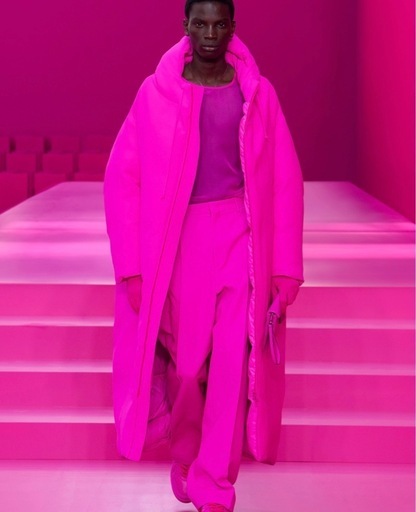 Valentino 22-23fw ピンクPPシアートップス　定価14万　一回使用