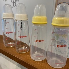 哺乳瓶４つ＆乳首4つ　スリムタイプ　200ml ピジョン　の画像
