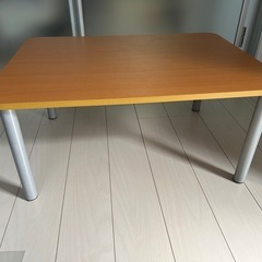 テーブル