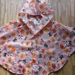 アンパンマン　レインコート　ポンチョ　ピンク色