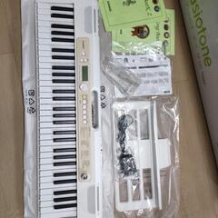電子ピアノ　CASIO　LK-325の画像
