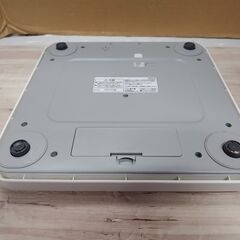 体重計　タニタ デジタルヘルスメーター ホワイト HD-661-WH 　●薄さ35mmで収納に便利●持ち運びに便利な軽量設計(990g)●乗るとスイッチが入るステップオンタイプの画像