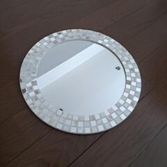 お値下げしました！ニトリ丸いオシャレな鏡　未使用です。の画像