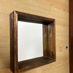 正方形の木枠鏡 
の画像