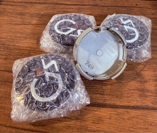 30プリウスG's　純正センターキャップ　4個セット　G's　ジーズ　ホイール
