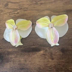 値引き中🉐💛胡蝶蘭ピアス（造花）の画像