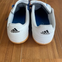 adidas 21㎝　
室内シューズの画像