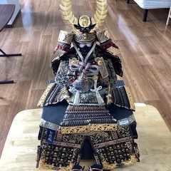 鎧兜飾り（鎧びつ付き）【町田市再生家具】250069の画像