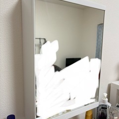 ミラーキャビネットの画像