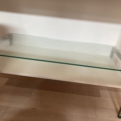 ガラステーブルの画像