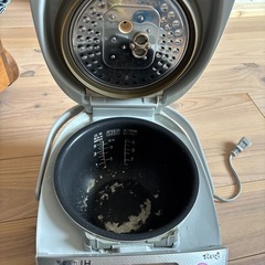 炊飯器
の画像
