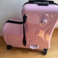 B品子供の乗れるスーツケース

