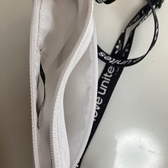 adidasポーチの画像