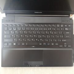 TOSHIBA　小型・軽量　13.3インチ　core i5　8GB　SSD　カメラ　Wi-Fi　マルチ　Windows11　の画像