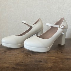 お話し中🉐美品💛パンプス白の画像
