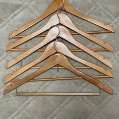 木製ハンガー