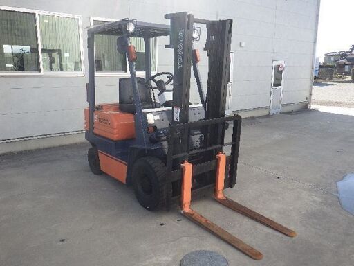 トヨタ　1.5ｔ　ガソリンフォークリフト　カウンター