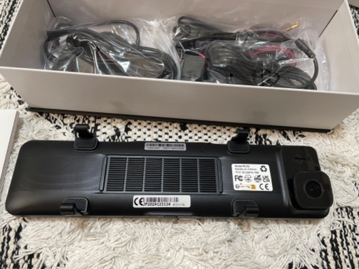 ほぼ新品 ミラー型ドライブレコーダー デジタルインナーミラー