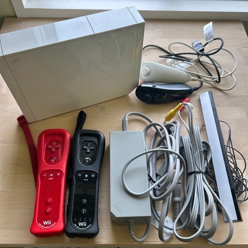 Wii本体ホワイトセットリモコン・ヌンチャク付き (68373) 東員の Wii本体ホワイトセットリモコン・ヌンチャク付き (68373) 東員の