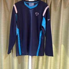 NIKE ロンT