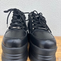厚底スニーカー