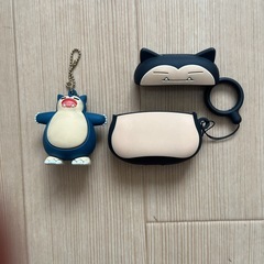 ポケモン　カビゴンのキーホルダーとイヤホンケースカバー