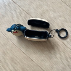 ポケモン　カビゴンのキーホルダーとイヤホンケースカバーの画像