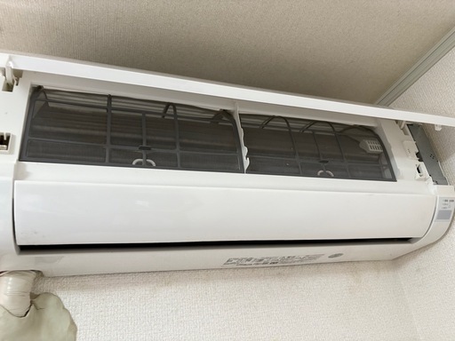 HITACHI ルームエアコン　白くまくん