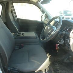 H.31(2019)年 トヨタ ハイエースバン 2.8 DX ロング ディーゼル シルバー ETC　ナビ　ドライブレコーダー　エアコン　集中ドアロック　ABS　エアバック　キーレス　電動格ミラー　車検8年1月　17232の画像