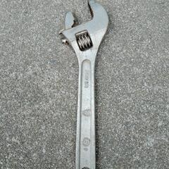 モンキースパナ　スパナ　工具　日曜大工　建築工具　使用済の画像