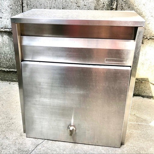 錆びにくい　ステンレス製　郵便ポスト