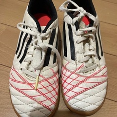 adidasフットサルシューズ22.5