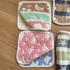 抱っこ紐用　よだれかけの画像