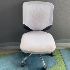 机と椅子　セットの画像