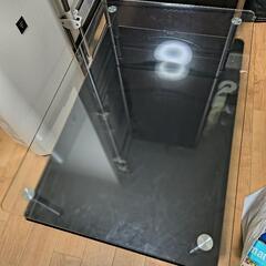 ガラステーブル　テーブルの画像