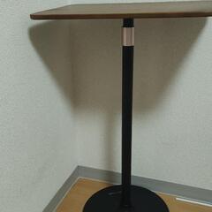 【早い者勝ち】昇降可能なテーブル