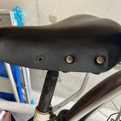 自転車　27インチ　６段変速　オートライト　ホワイト　白　　の画像