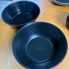 【4/25以降のお渡し】黒系の皿、どんぶり等　2 x 4種セットの画像