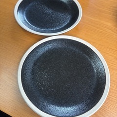 【4/25以降のお渡し】黒系の皿、どんぶり等　2 x 4種セットの画像