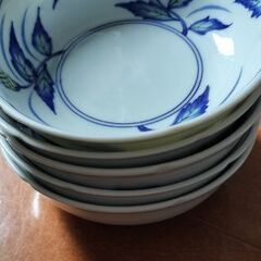 和柄食器の画像