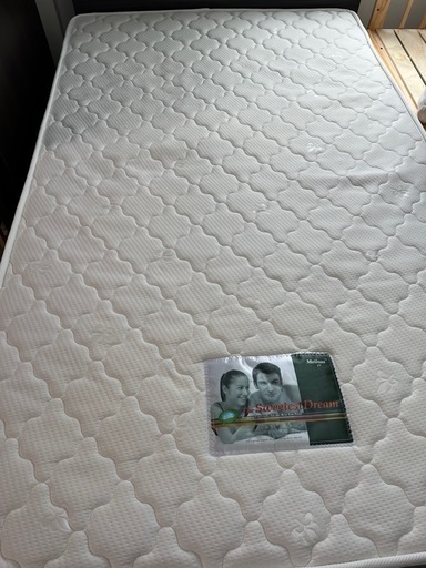 専用！！！セミダブル　ベッドフレーム　マットレス