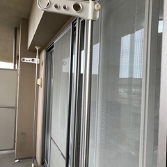 4/9までの引き取り　突っ張り物干し　屋外使用
