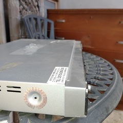 故障しているDVDプレーヤー　Ｒevo  ADKーDVD200の画像