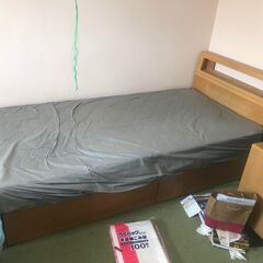 ベッド　引き出し付き
