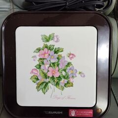 電気鍋と保温プレートの画像