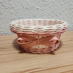 ピンクのカゴ