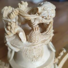 骨董　象牙風　三つ足　彫刻香炉　双耳　獅子蓋の画像