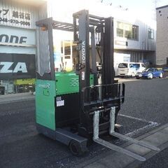 トヨタ　1.0ｔ　バッテリーフォークリフト　リーチ　7FBR10