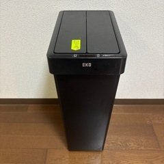 使用期間1年⭐︎蓋が自動開閉　ゴミ箱　EKO 　30L ブラックの画像
